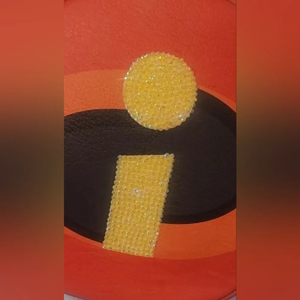 Disney Pixar Incredibles Crossbody. Bag Hand Beaded - Picture 2 of 2